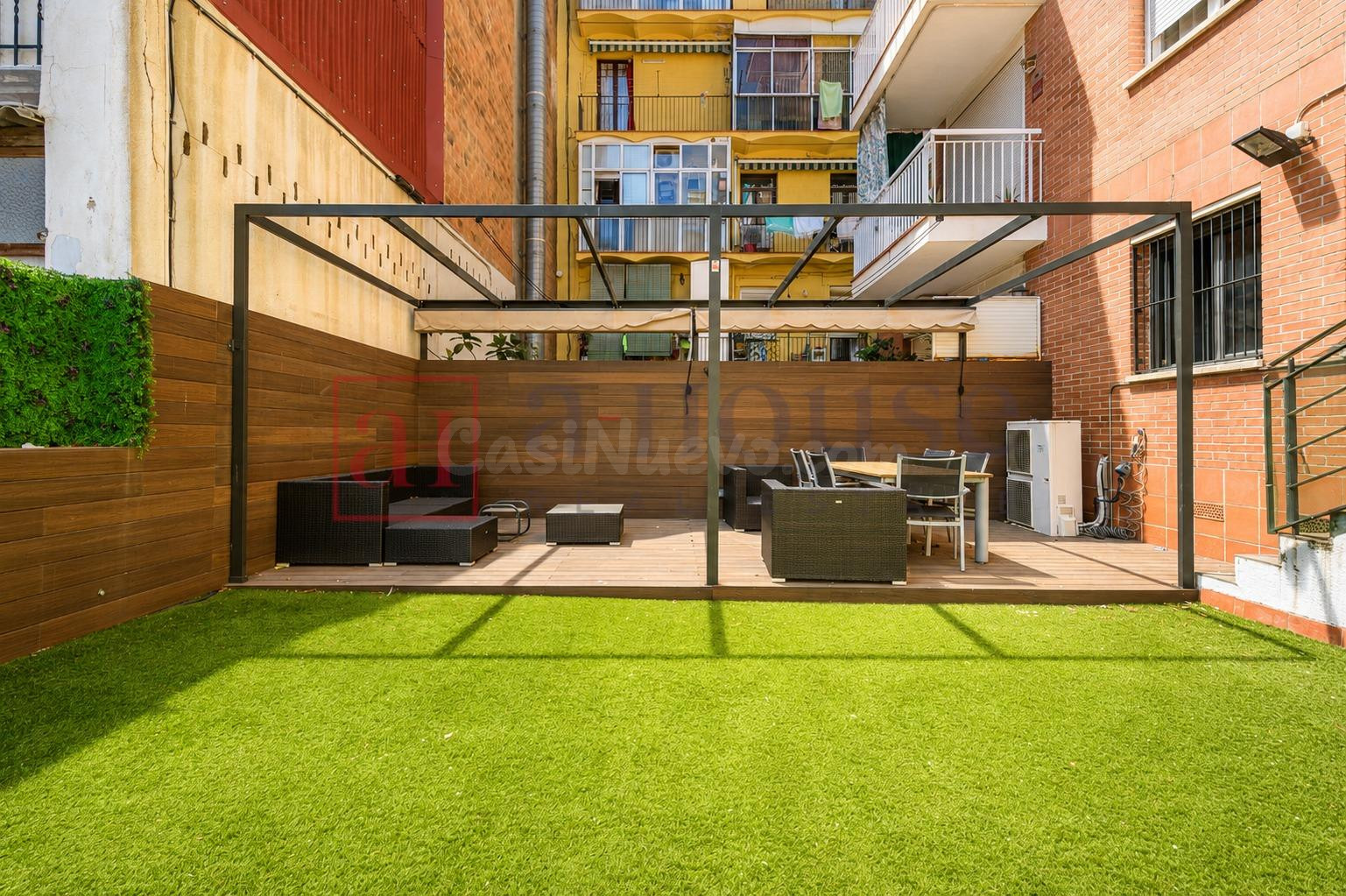 PISO CON TERRAZA PRIVADA DE 60M2, EN CALLE PEATONAL Y LISTO PARA ENTRAR A VIVIR EN L'EIXAMPLE