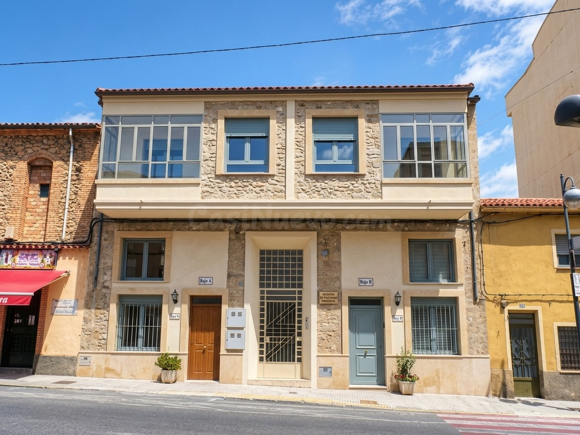 CASA + 2 PLANTAS BAJAS  POSIBILIDAD DE DIVISIÓN HORIZONTAL PROPIEDAD CON POTENCIAL PARA DESARROLLO DE VARIAS VIVIENDAS EN MURO DE ALCOY