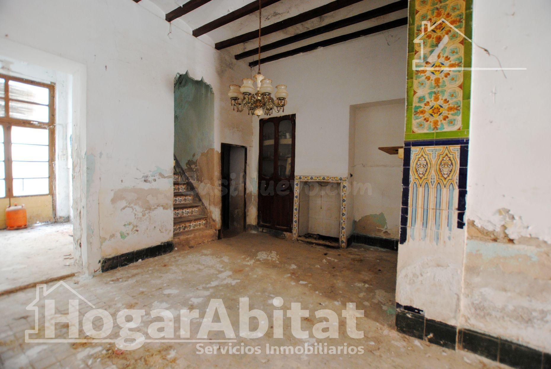 ESPACIOSA CASA CON TERRAZA Y CON MUCHAS POSIBILIDADES - foto 4