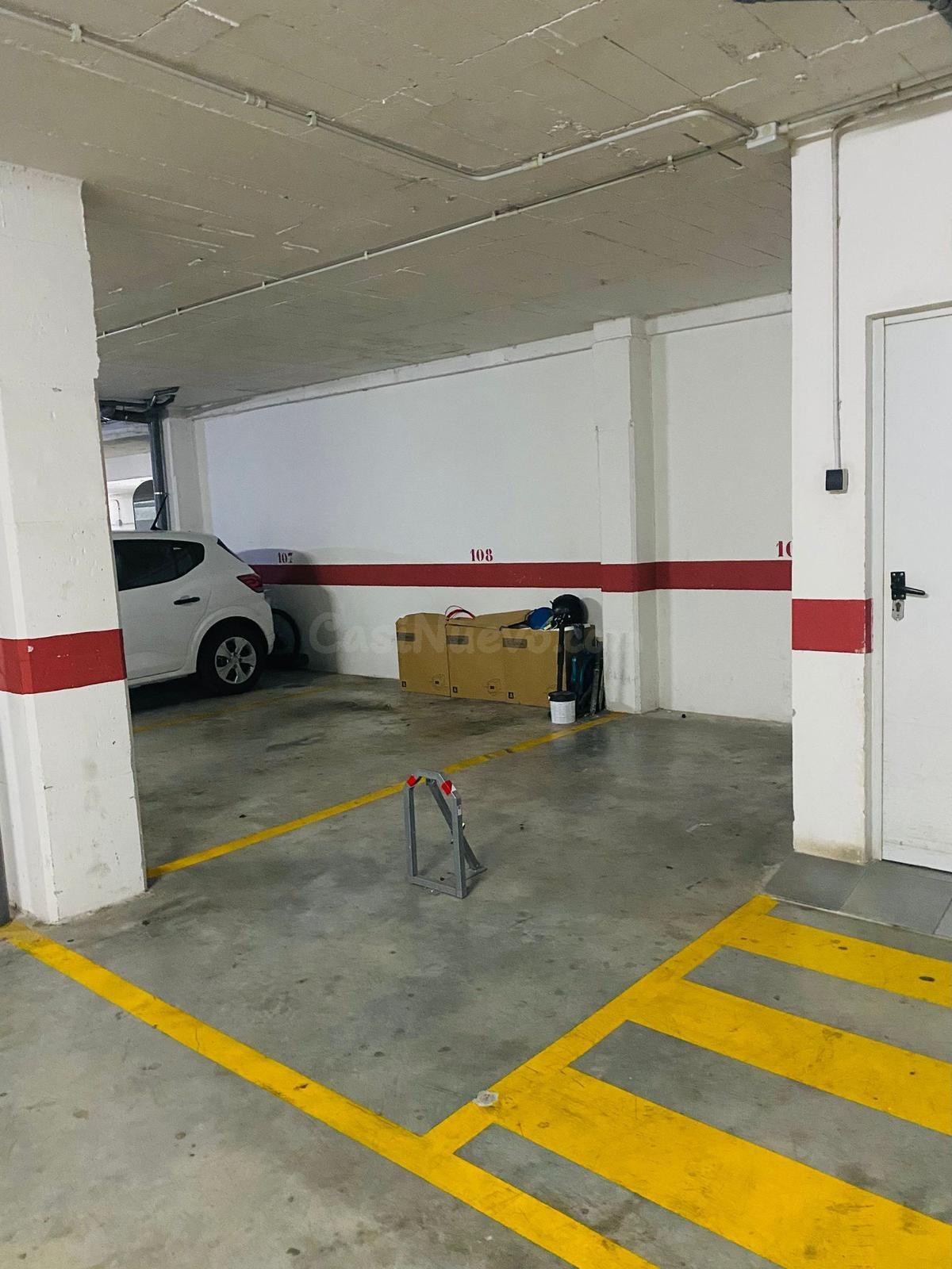 ¡Oportunidad Única! Plaza de Garaje Cubierta por solo €15.500