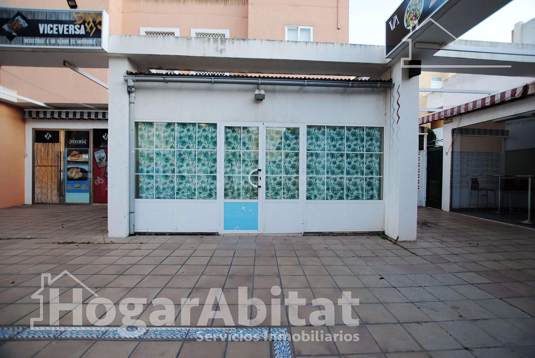 EXTERIOR CON TERRAZA JUNTO A LA PLAYA