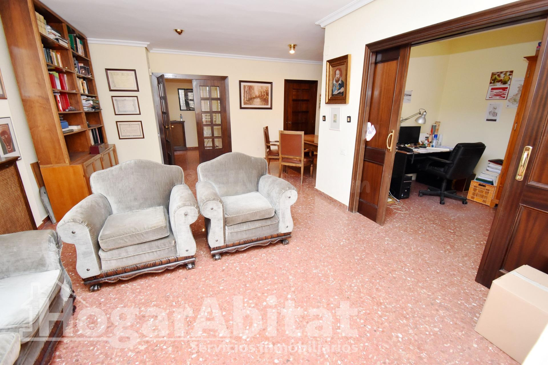 EXTERIOR EN RESIDENCIAL CON GARAJE, ASCENSOR, TERRAZA Y TRASTERO