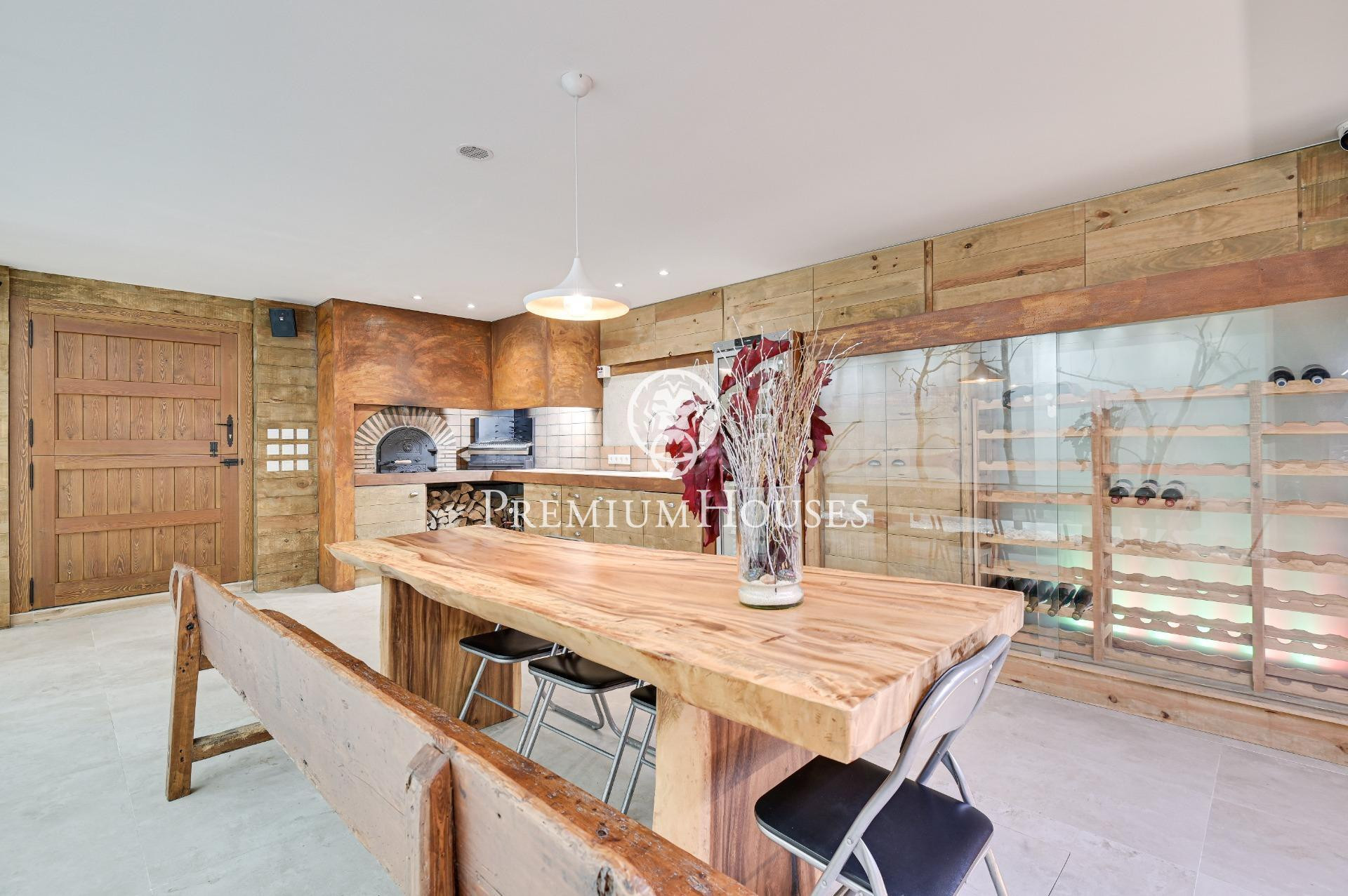 Casa a la venta en Caldes d'Estrac con espectaculares vistas mar y montaña