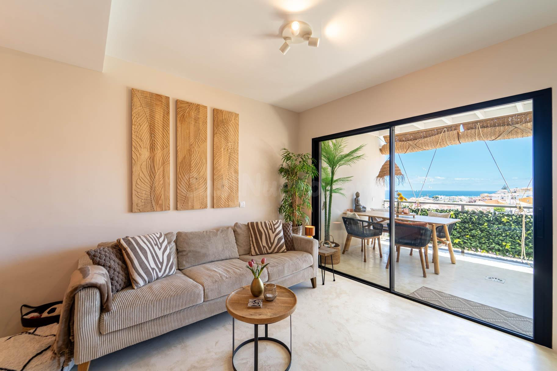 Elegante vivienda con vistas de primera categoría y estudio independiente