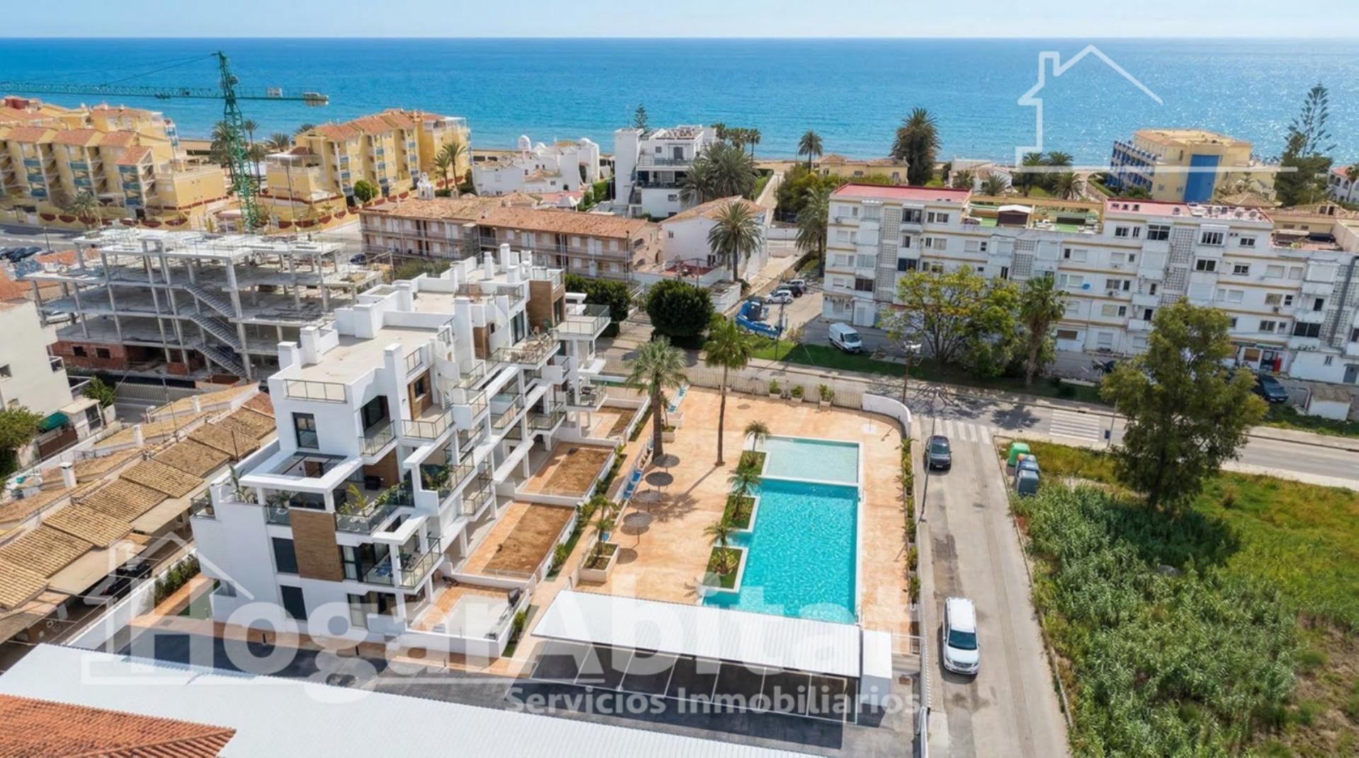 ¡A ESTRENAR, CERCA DEL MAR! PRECIOSO EXTERIOR EN RESIDENCIAL CON PISCINA, GARAJE Y ASCENSOR