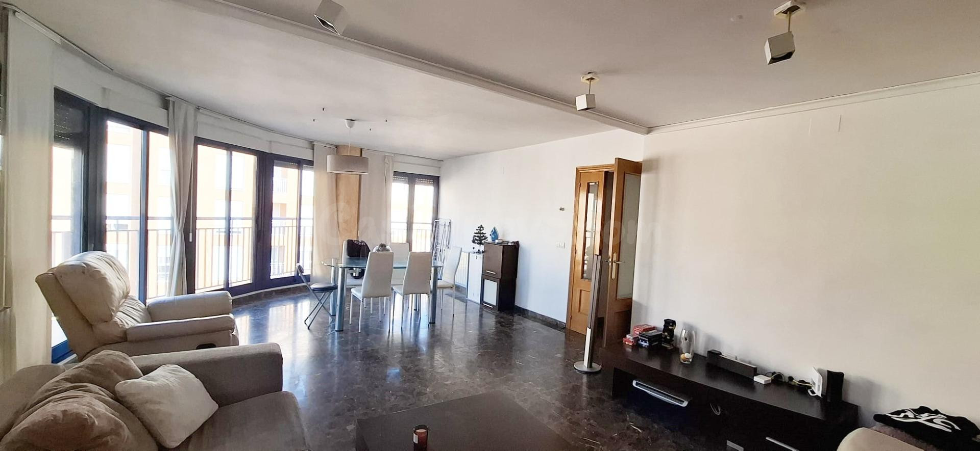 ¡Impresionante Ático Dúplex de 4 habitaciones y 3 baños con  - foto 4