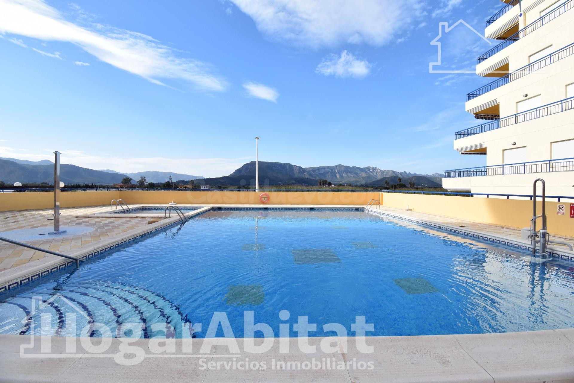 ¡SEGUNDA LÍNEA DE PLAYA! AMPLIO Y EXTERIOR CON GARAJE, ASCENSOR Y GRAN TERRAZA
