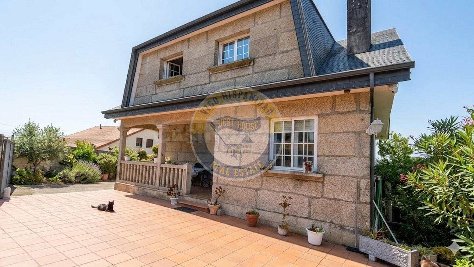 OPORTUNIDAD!!!Chalet Independiente con amplias vistas a la Ría y a la ciudad.