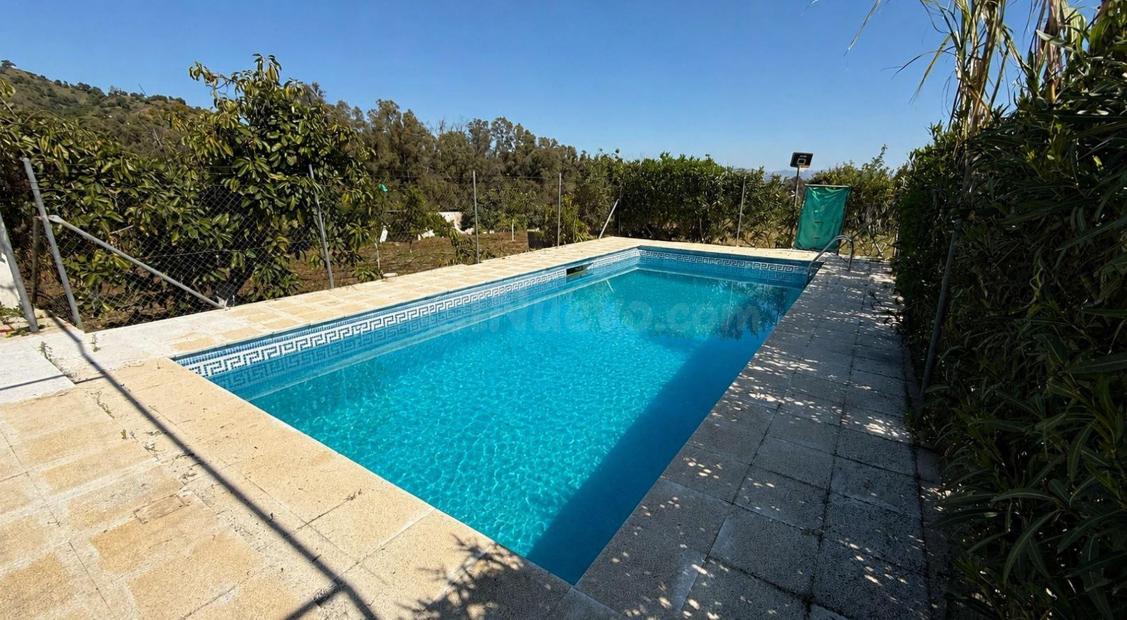 Casa rústica  a la venta con 4.000 m2 de terreno en Coín, zona Cortijo Benítez