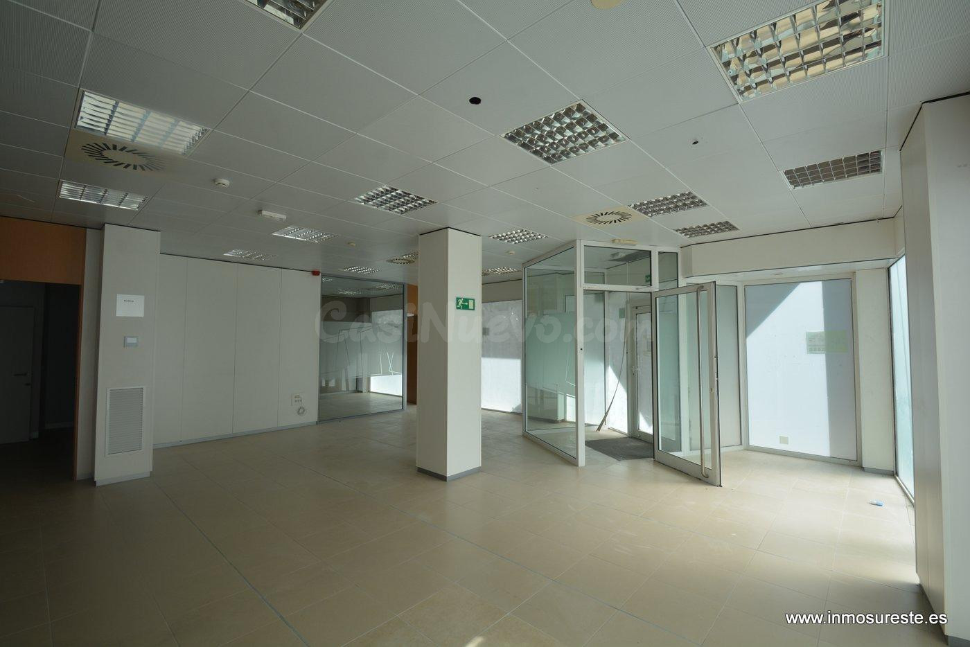 Magnífico local comercial en el centro de Benferri (Alicante). Superficie de 131 m2.