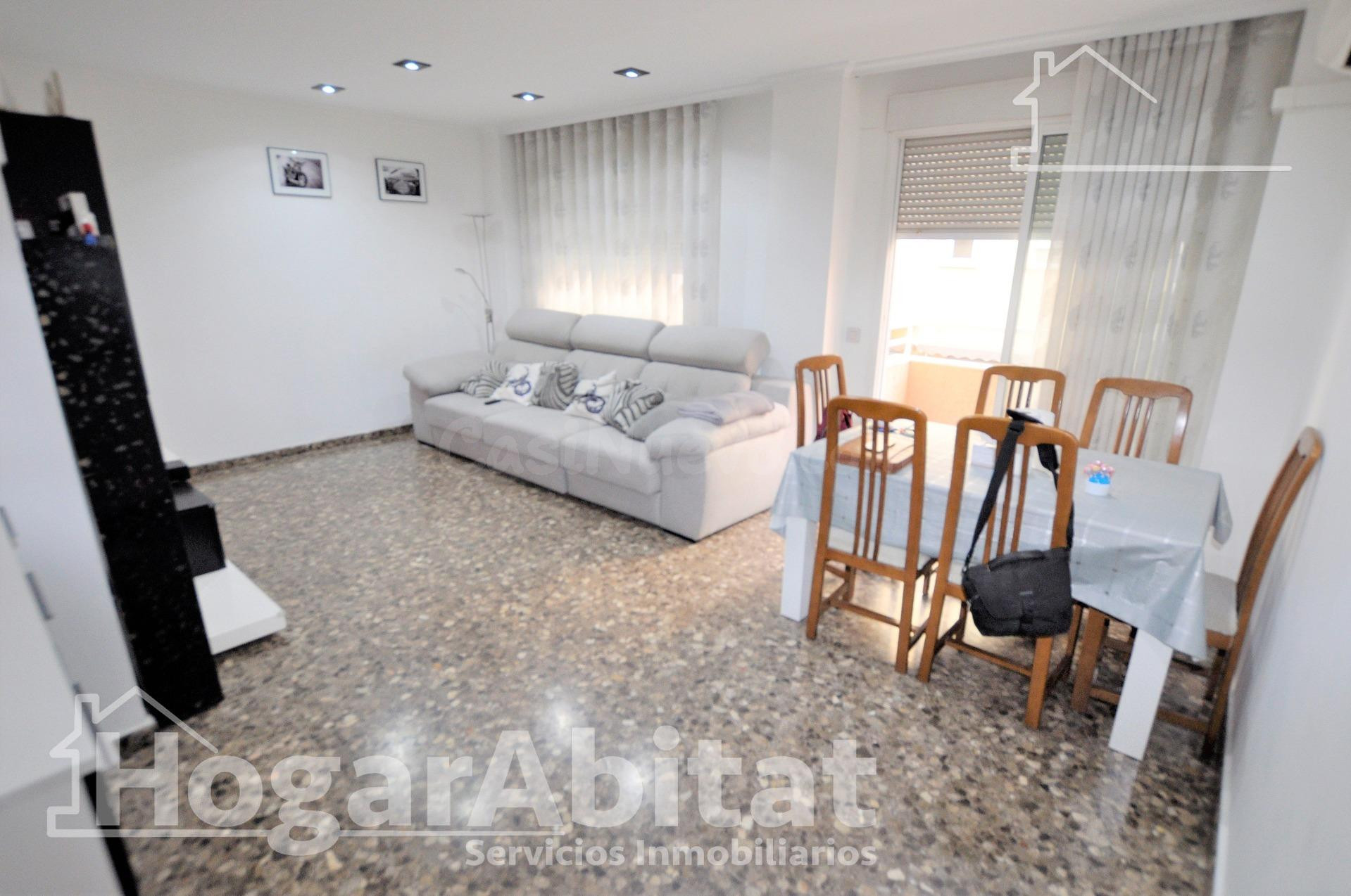 ¡LUZ A RAUDALES! BONITO, AMPLIO Y EXTERIOR CON BALCÓN Y ASCENSOR