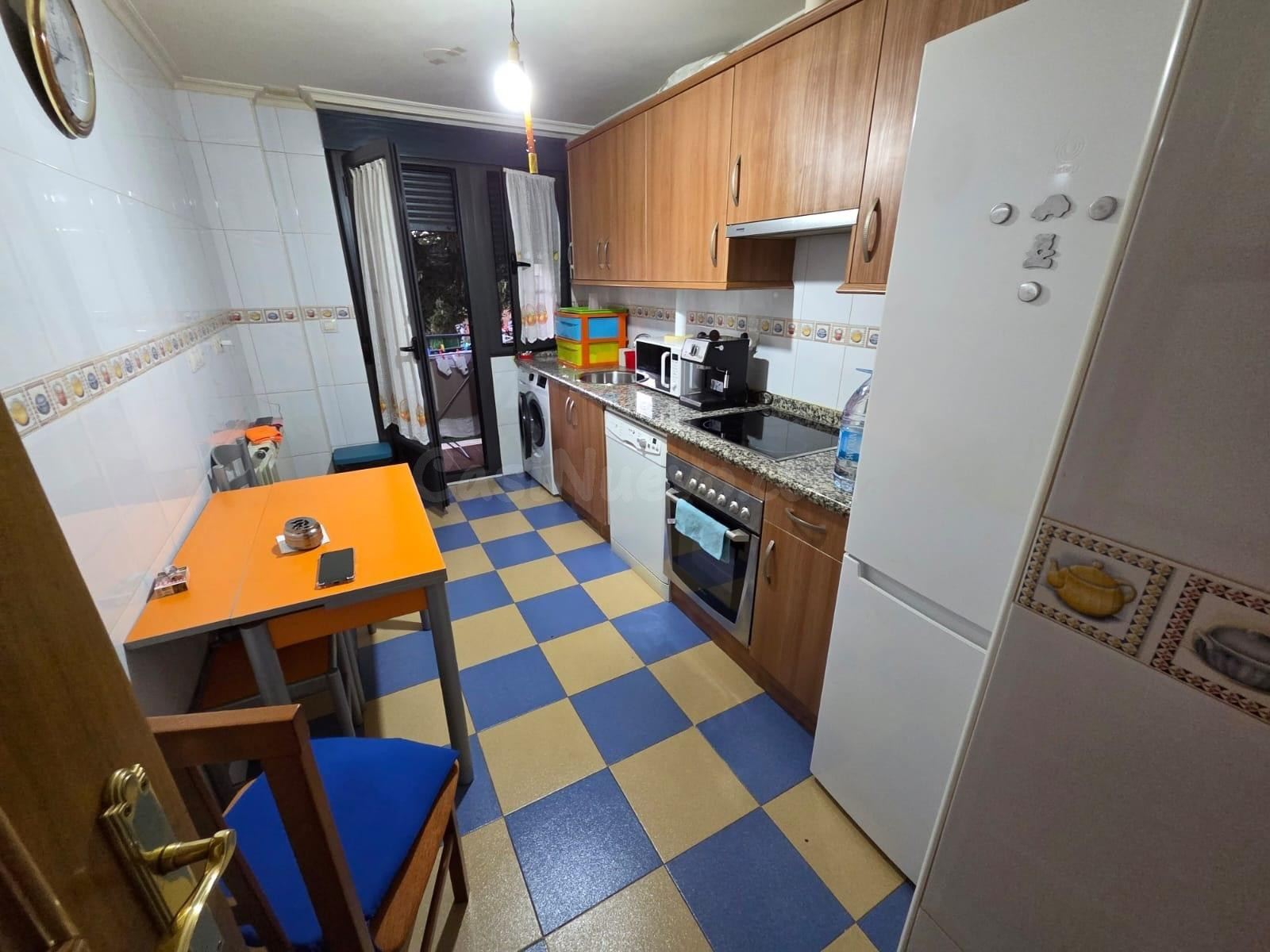 SE VENDE APARTAMENTO EN VALENCIA DE DON JUAN, 68 M2, COCINA, SALÓN, 2 HAB., BAÑO, ASEO, ASCENSOR, TRASTERO Y PLAZA DE GARAJE.