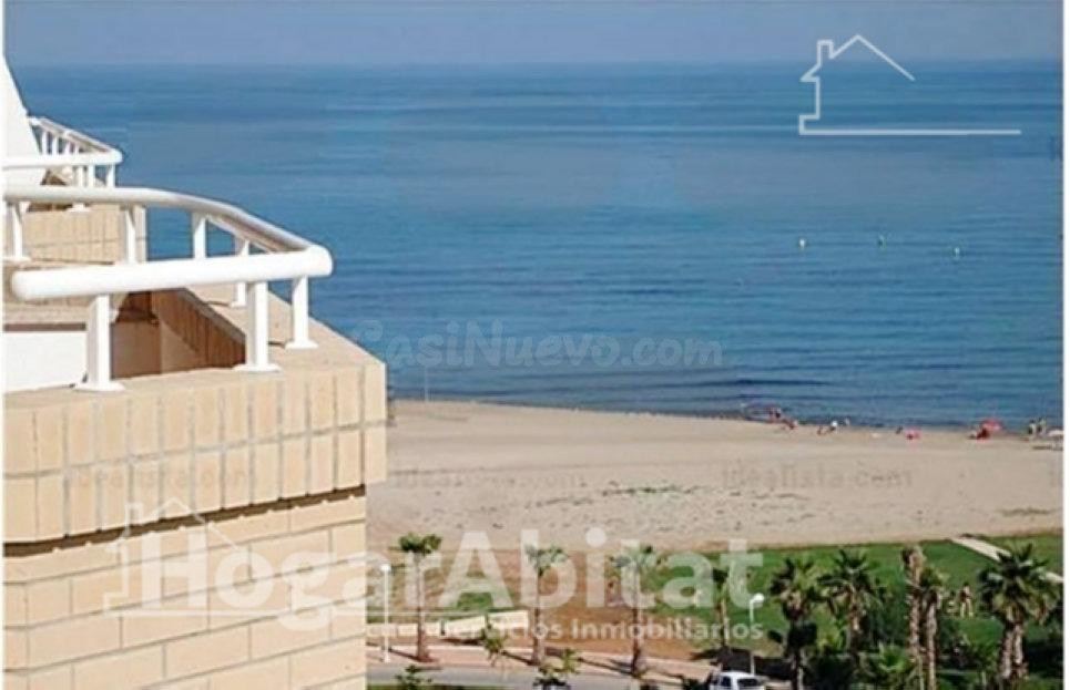 ¡1ª LINEA DE LA PLAYA! CON TERRAZA, GARAJE Y PISCINA CON VISTAS AL MAR