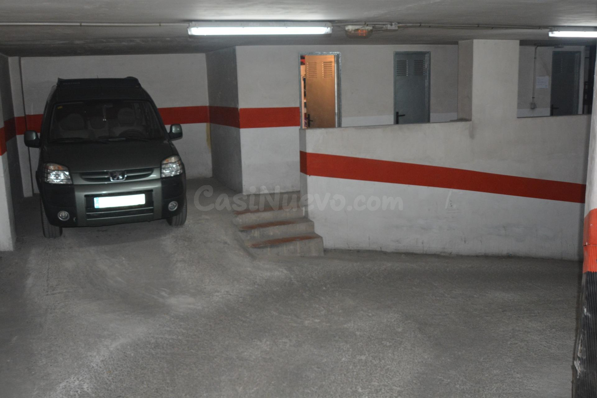 ¡Novedad! Plaza de garaje y trastero en Orihuela, zona Avda. de España