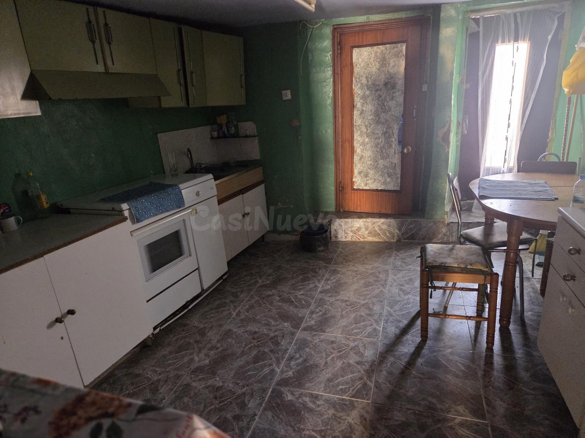 SE VENDE CASA EN GORDONCILLO DE DOS PLANTAS,  PARA REFORMAR, - foto 3