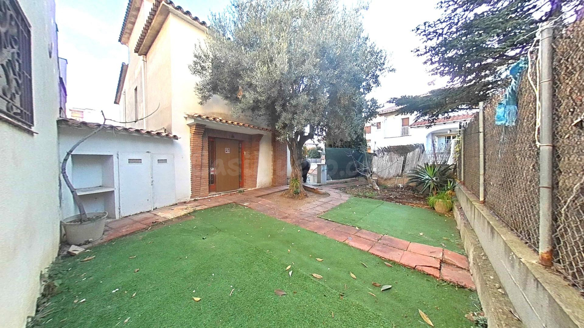 Casa a la venta en Vilassar de Dalt -- Inmueble sin posesión ni acceso al interior --