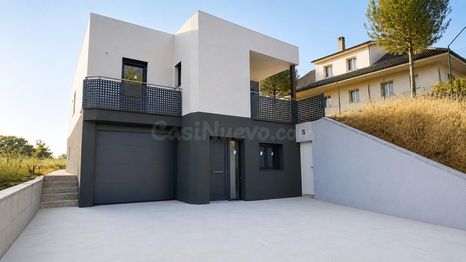 Casa sostenible de nueva construcción en una urbanización familiar y tranquila