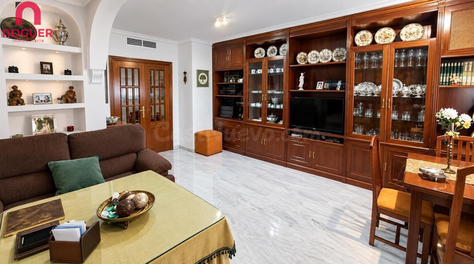 PISO EN VENTA EN LA ZONA DEL ZOCO – ASCENSOR, TERRAZA, GARAJE, TRASTERO Y PISCINA COMUNITARIA