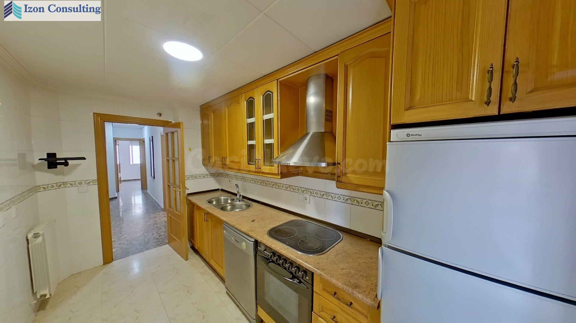 VIVIENDA DE 3 DORMITORIOS Y DOS BAÑOS CON GARAJE Y TRASTERO ZONA VEREDA