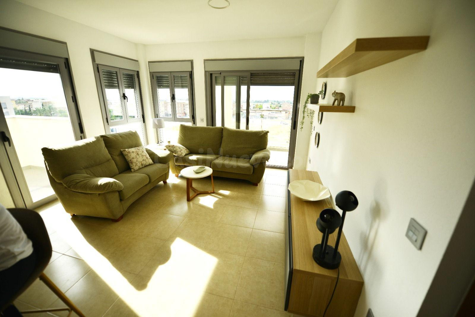 Apartamento exterior junto al tranvía | Piscina, gimnasio y vistas despejadas