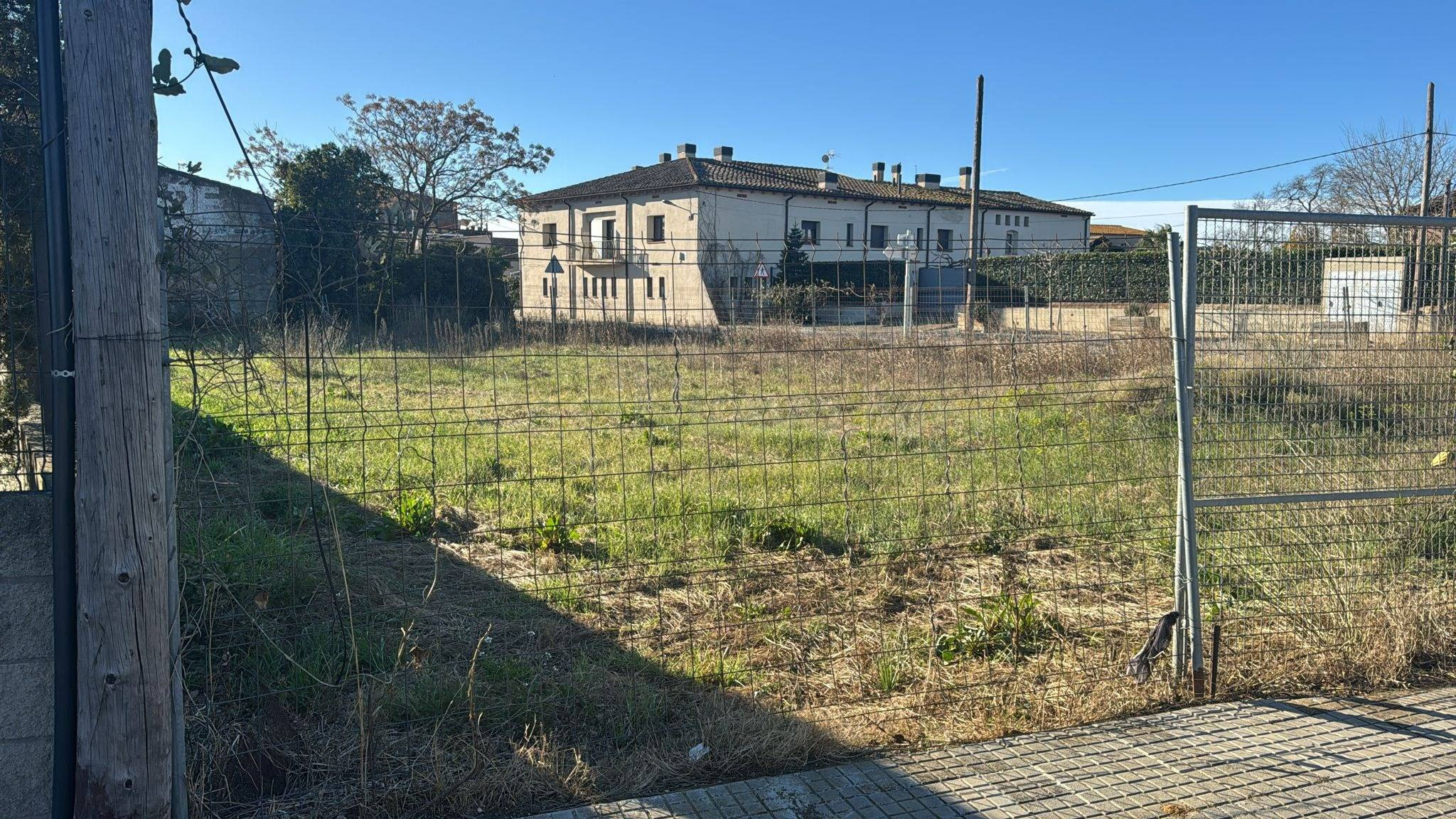 Oportunidad de Inversión en Viladamat: Parcela Disponible - foto 3