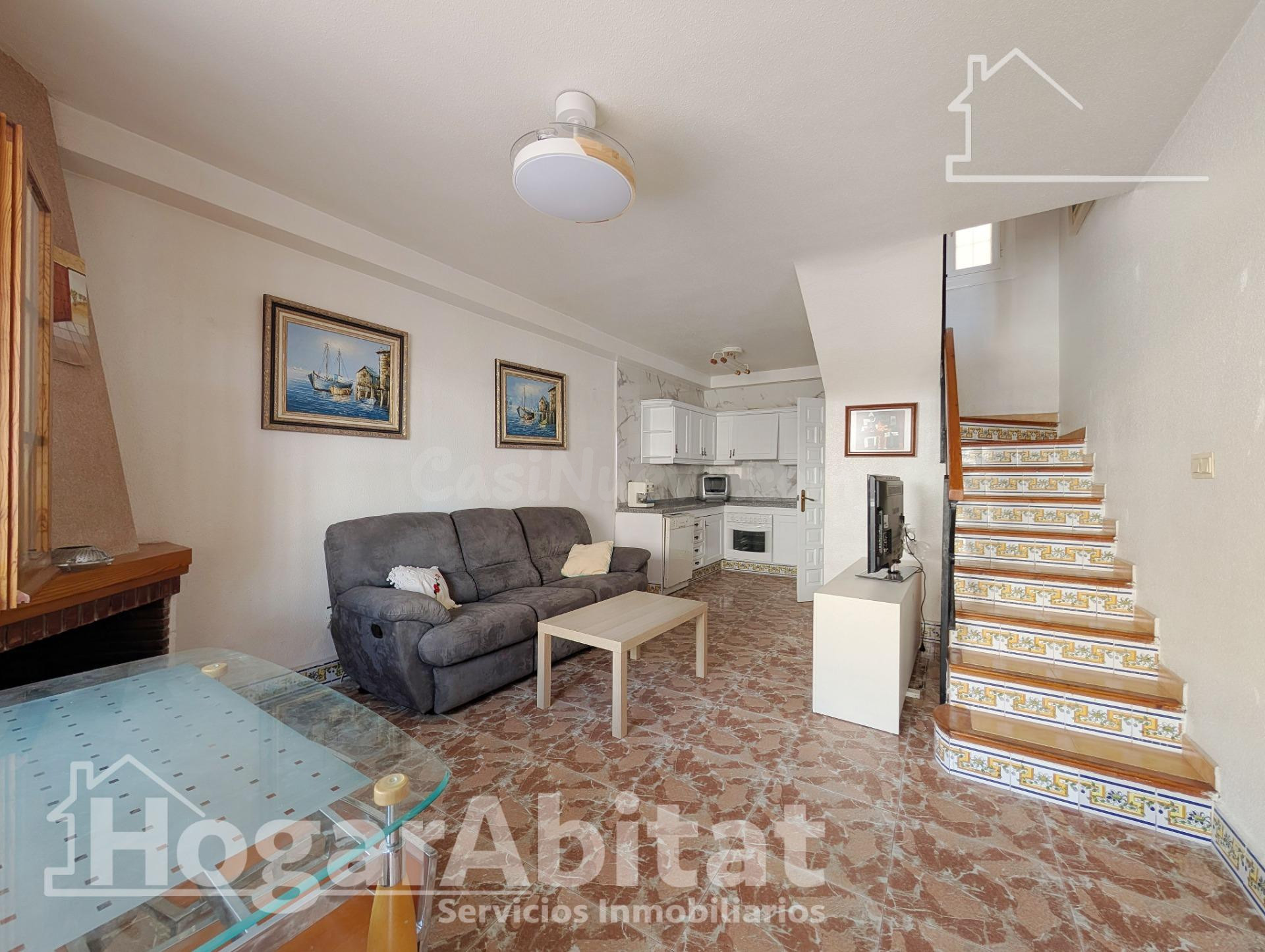 ¡PRIMERA LÍNEA DE PLAYA! PRECIOSA CASA AMPLIA EN RESIDENCIAL CON DOS TERRAZAS Y PARKING