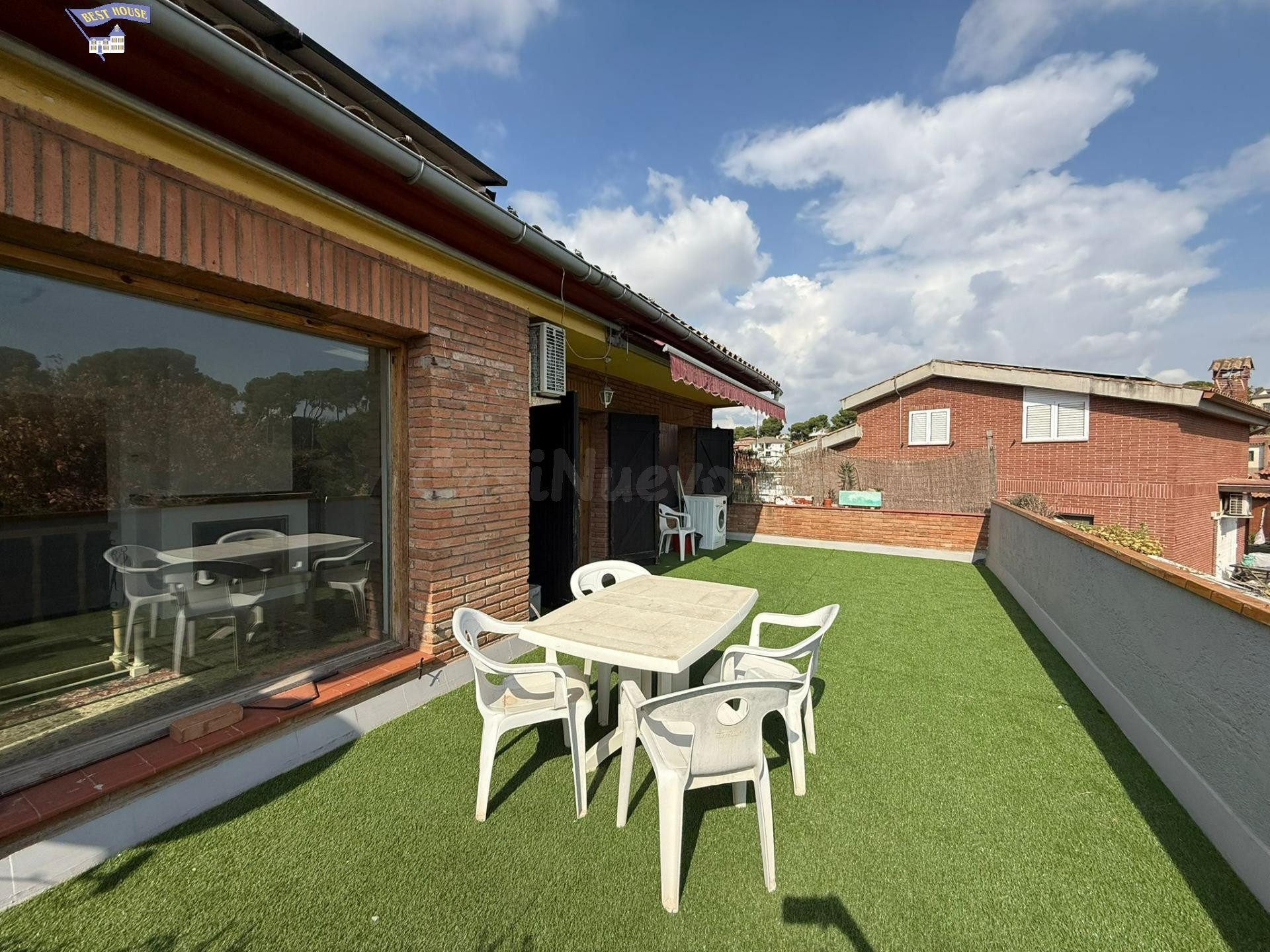 IMPRESIONANTE CASA EN BARBERA DEL VALLES - ZONA CAN GORGS II. IDEAL PARA DOS FAMILIAS