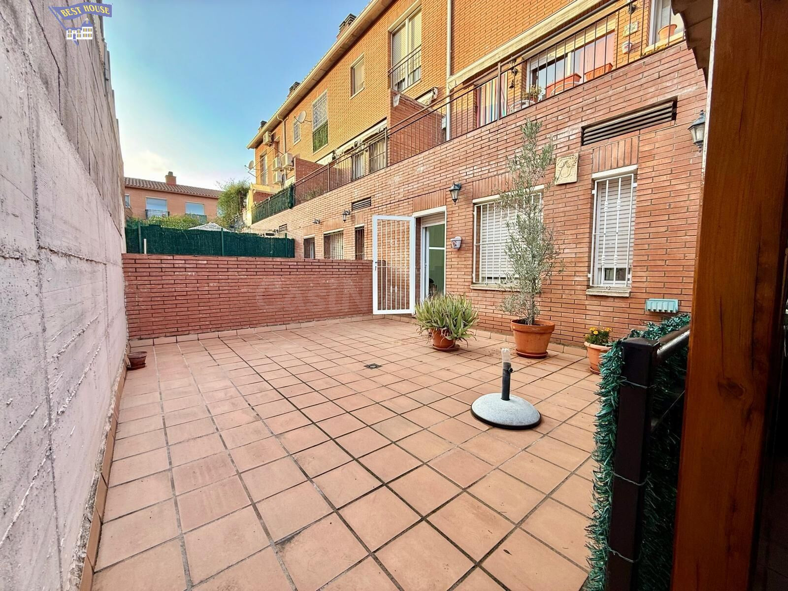 CASA EXCLUSIVA CON CARÁCTER, AMPLITUD Y LUMINOSIDAD EN SANTA PERPÈTUA DE MOGODA