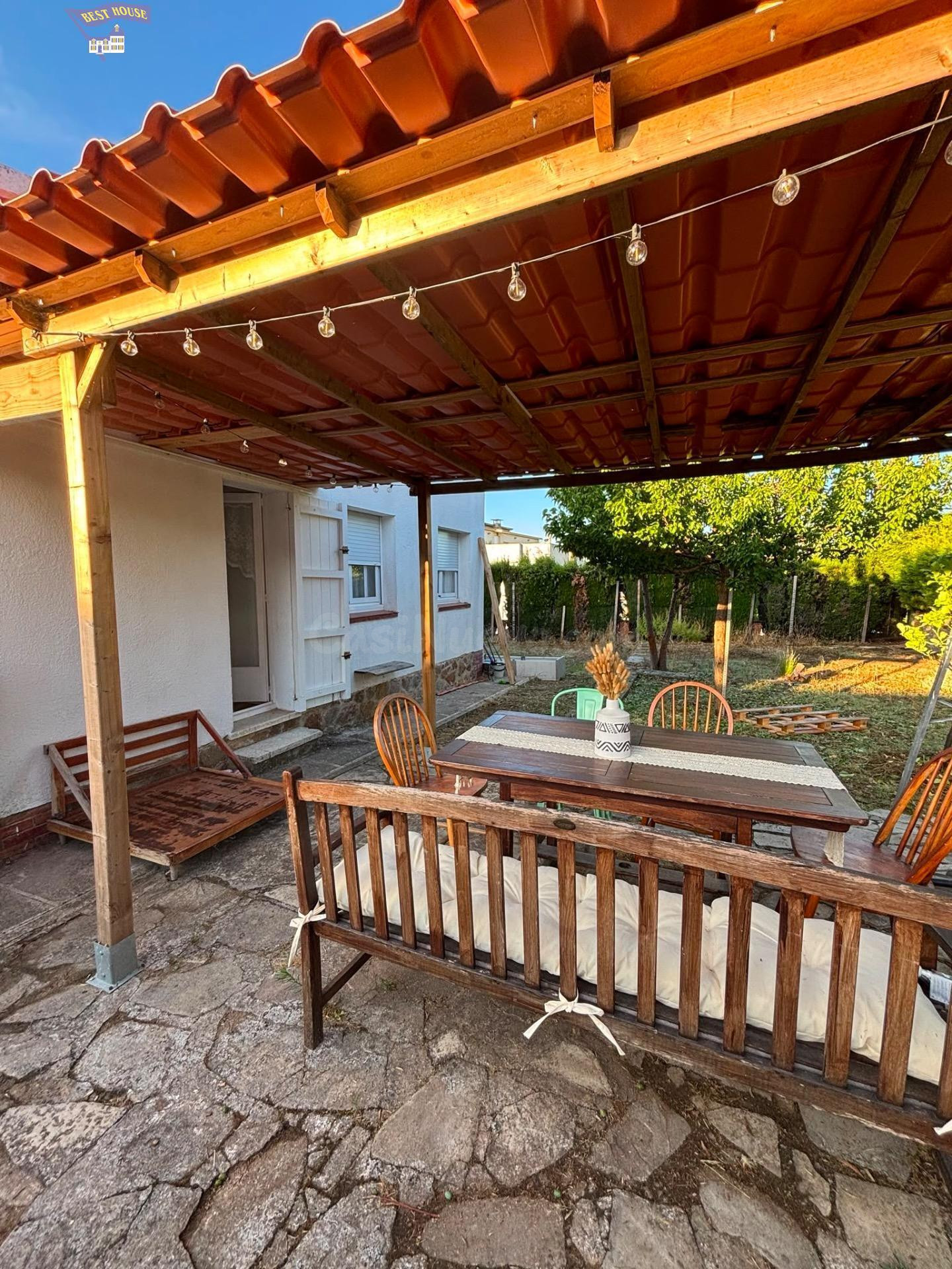 CHALET INDEPENDIENTE CON PISCINA Y GRAN PARCELA — ¡LISTO PARA ENTRAR A VIVIR!