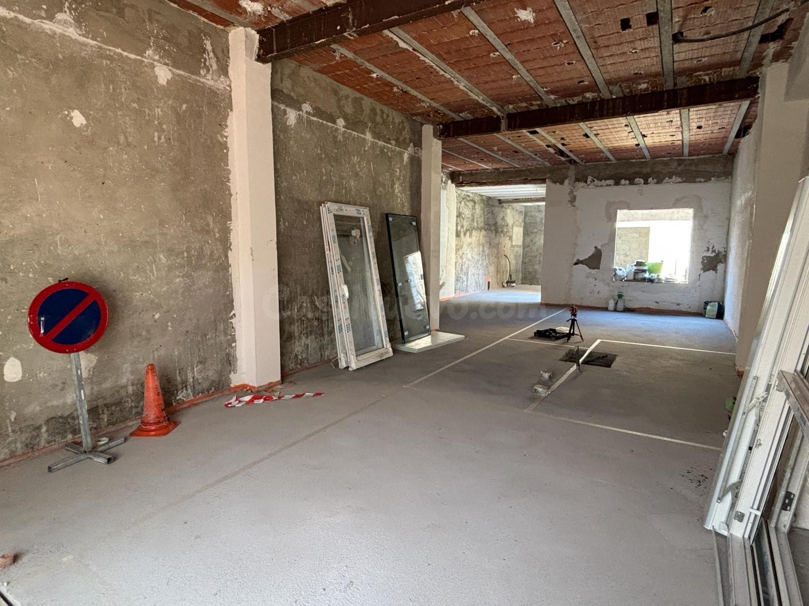 Espacio con infinitas posibilidades: vivienda o local comercial
