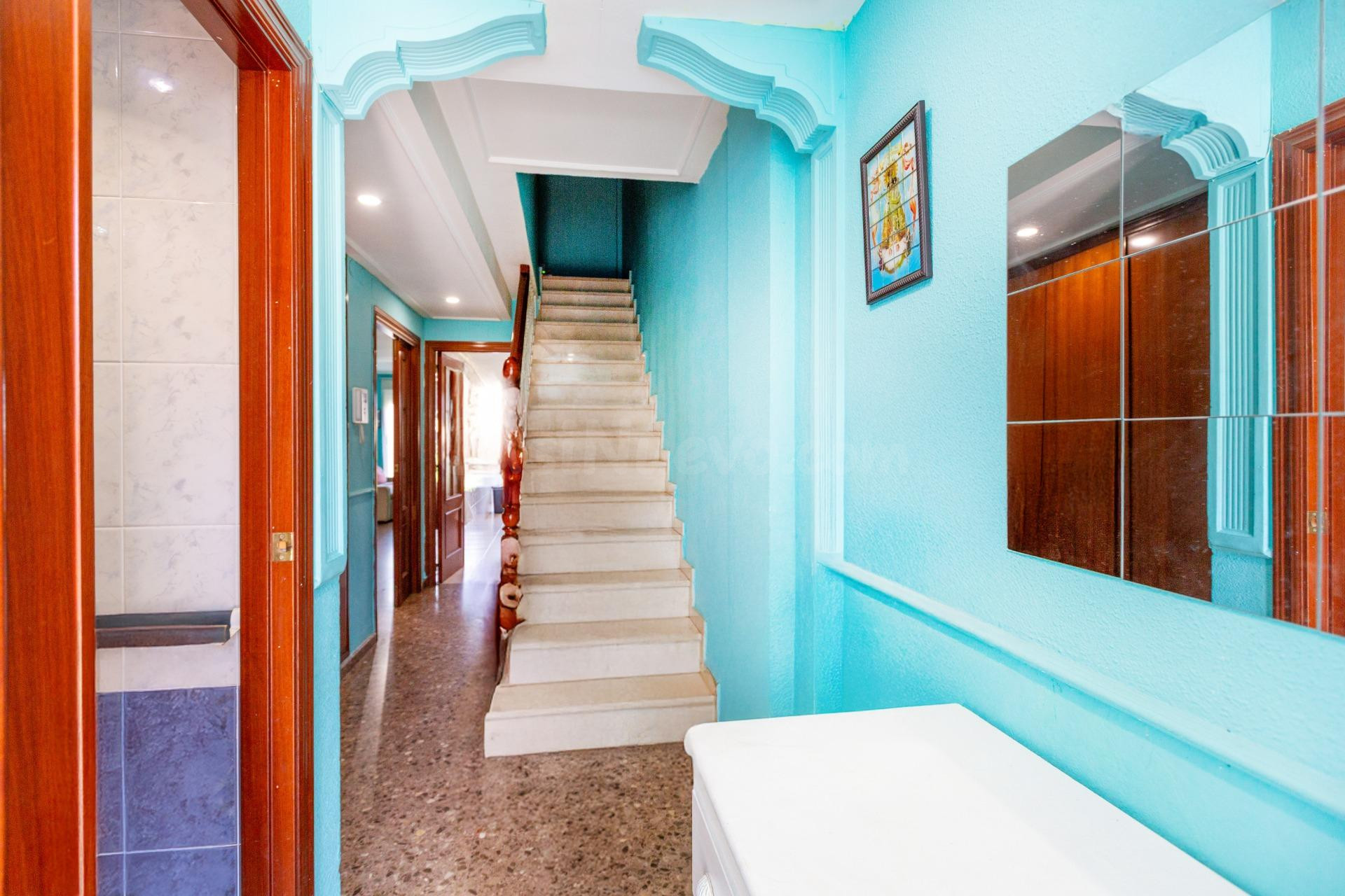 ¡Atención a la oportunidad de vivir en un encantador dúplex en Aldaia!