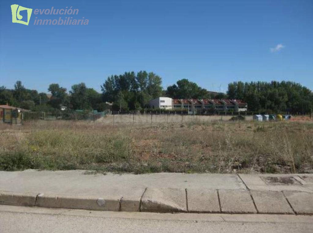 Solar urbano de uso residencial en Revillarruz, Burgos - foto 2