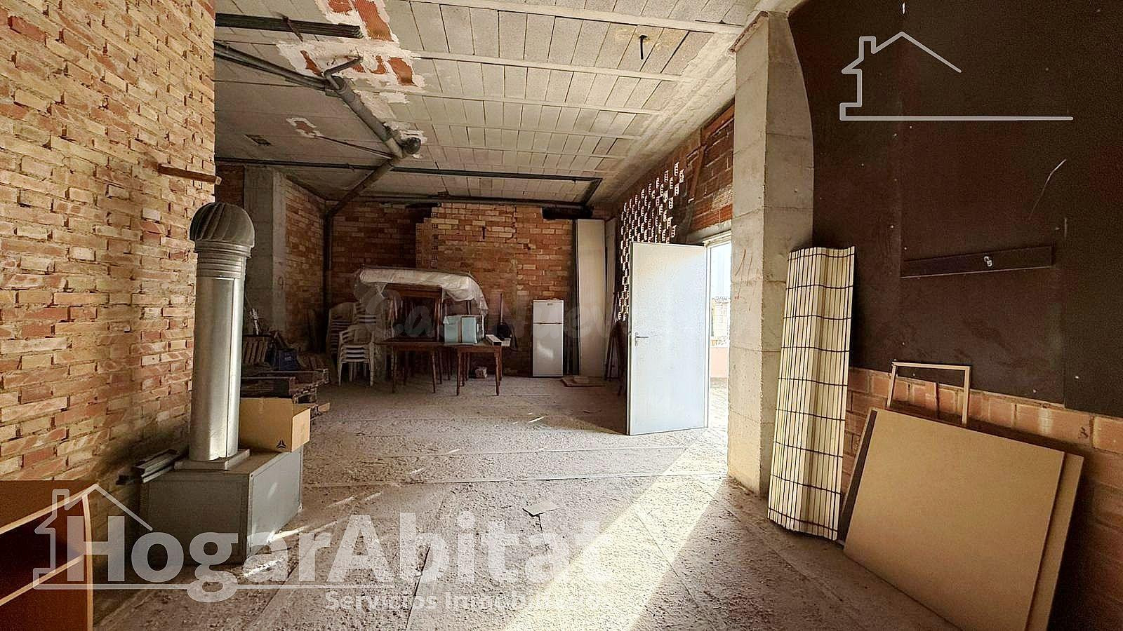 ¡PLAYA DE PILES! LOCAL COMERCIAL ECONÓMICO PARA REFORMAR CON TERRAZA
