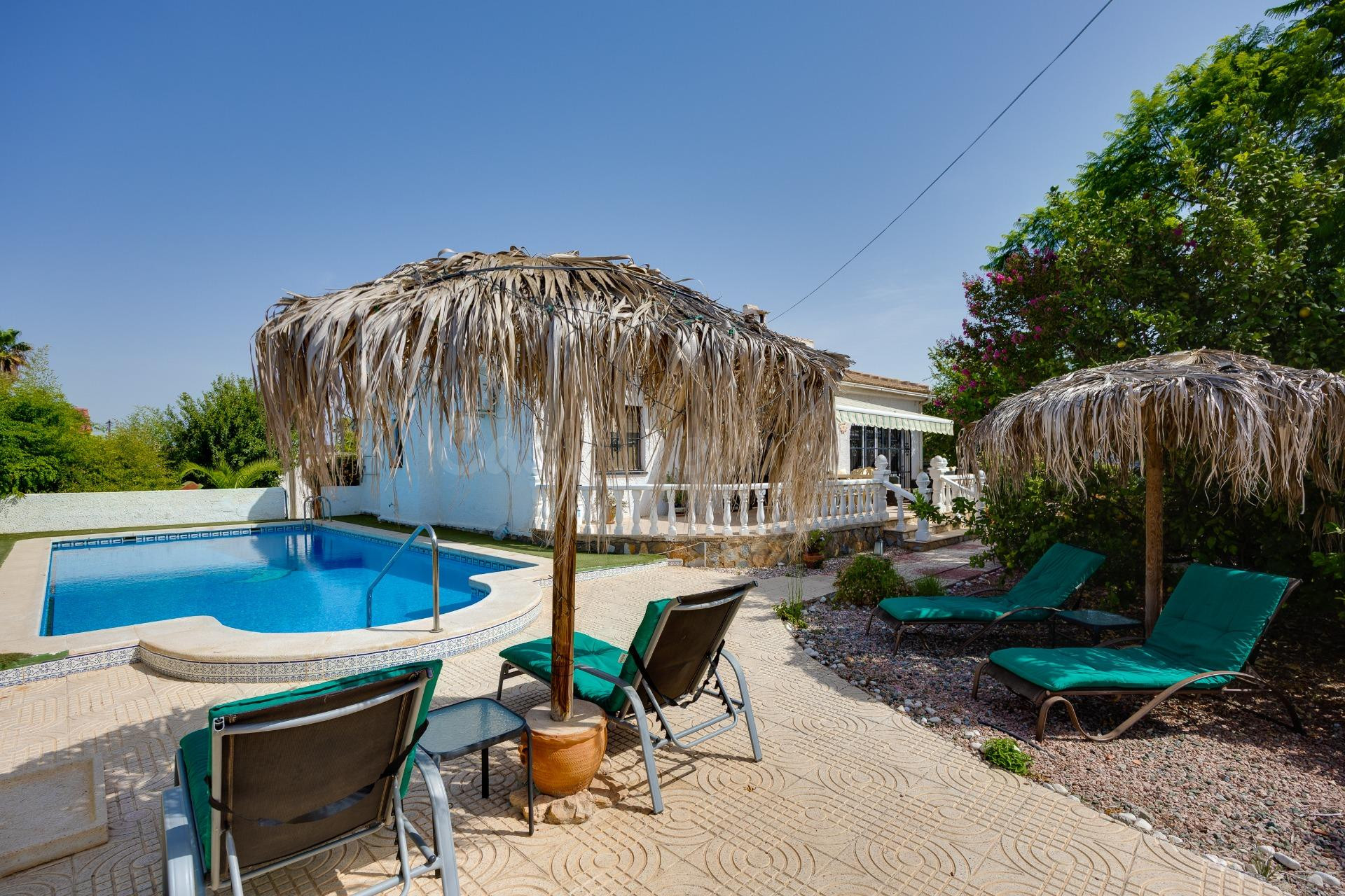 Exclusiva residencia en La Siesta (Torrevieja), lista para vivir.