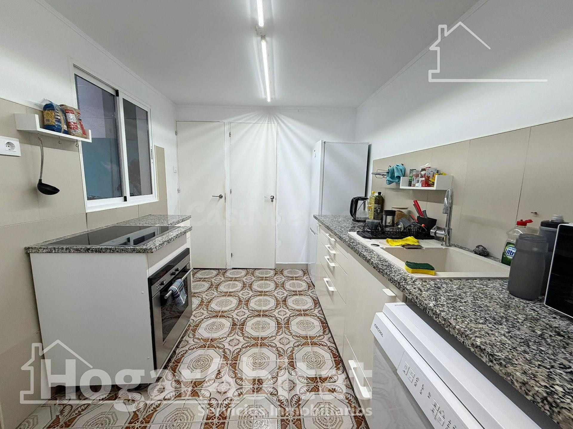 ¡UBICACIÓN IDEAL! BAJO ACOGEDOR Y LUMINOSO CON TERRAZA Y TRASTERO