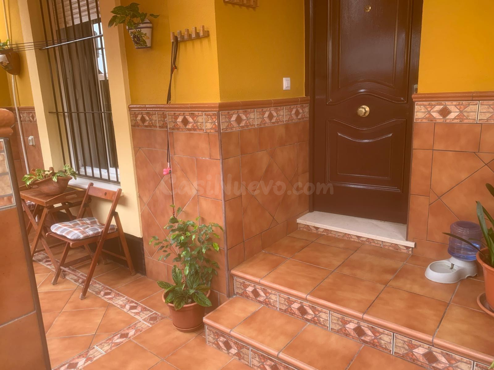 OPORTUNIDAD VIVIENDA ADOSADA EN LA ZONA DEL BOTANICO !!!!!!