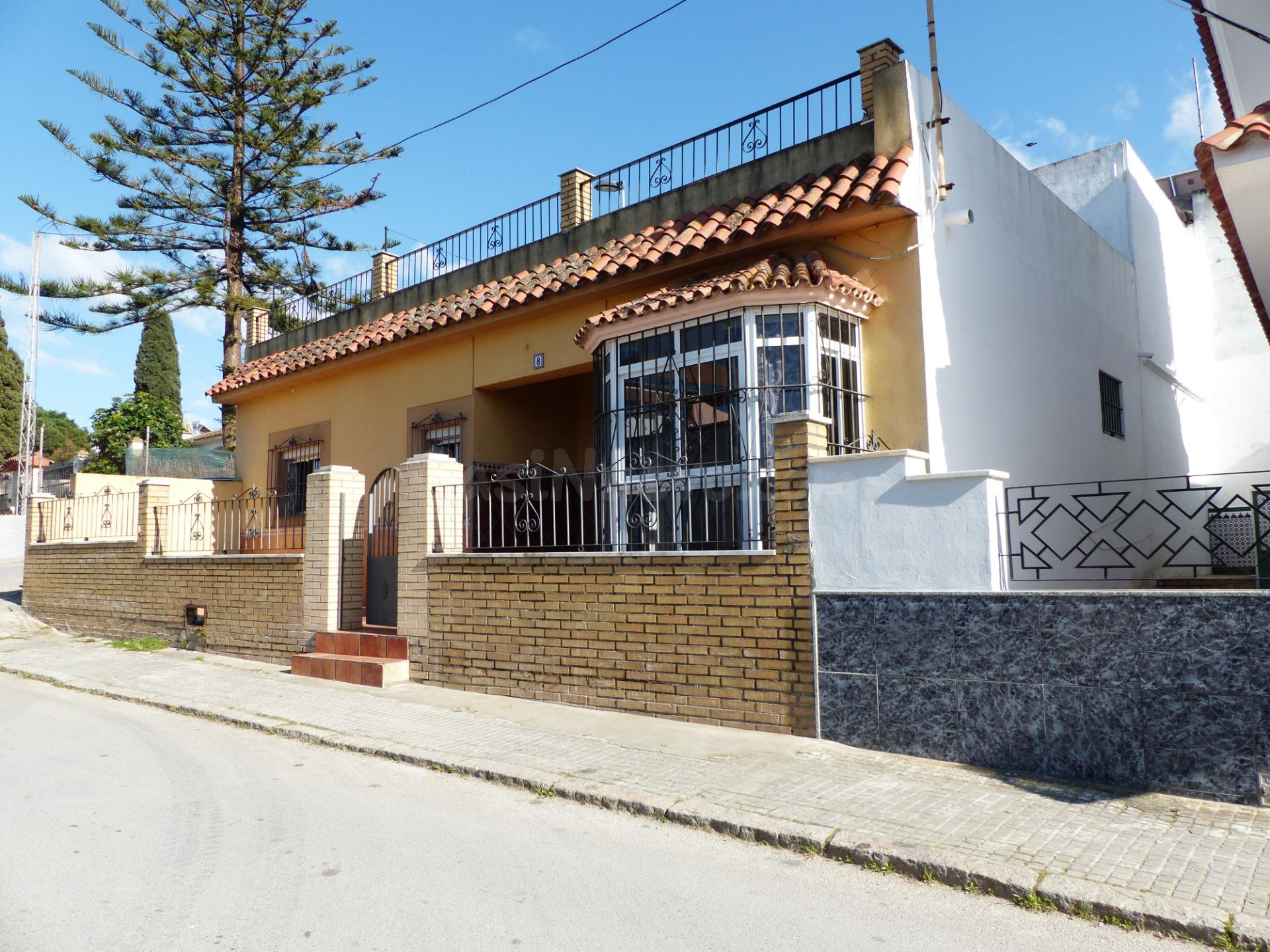 BUSCAS CASA DE UNA SOLA PLANTA????? MUY CERCA DEL CENTRO.