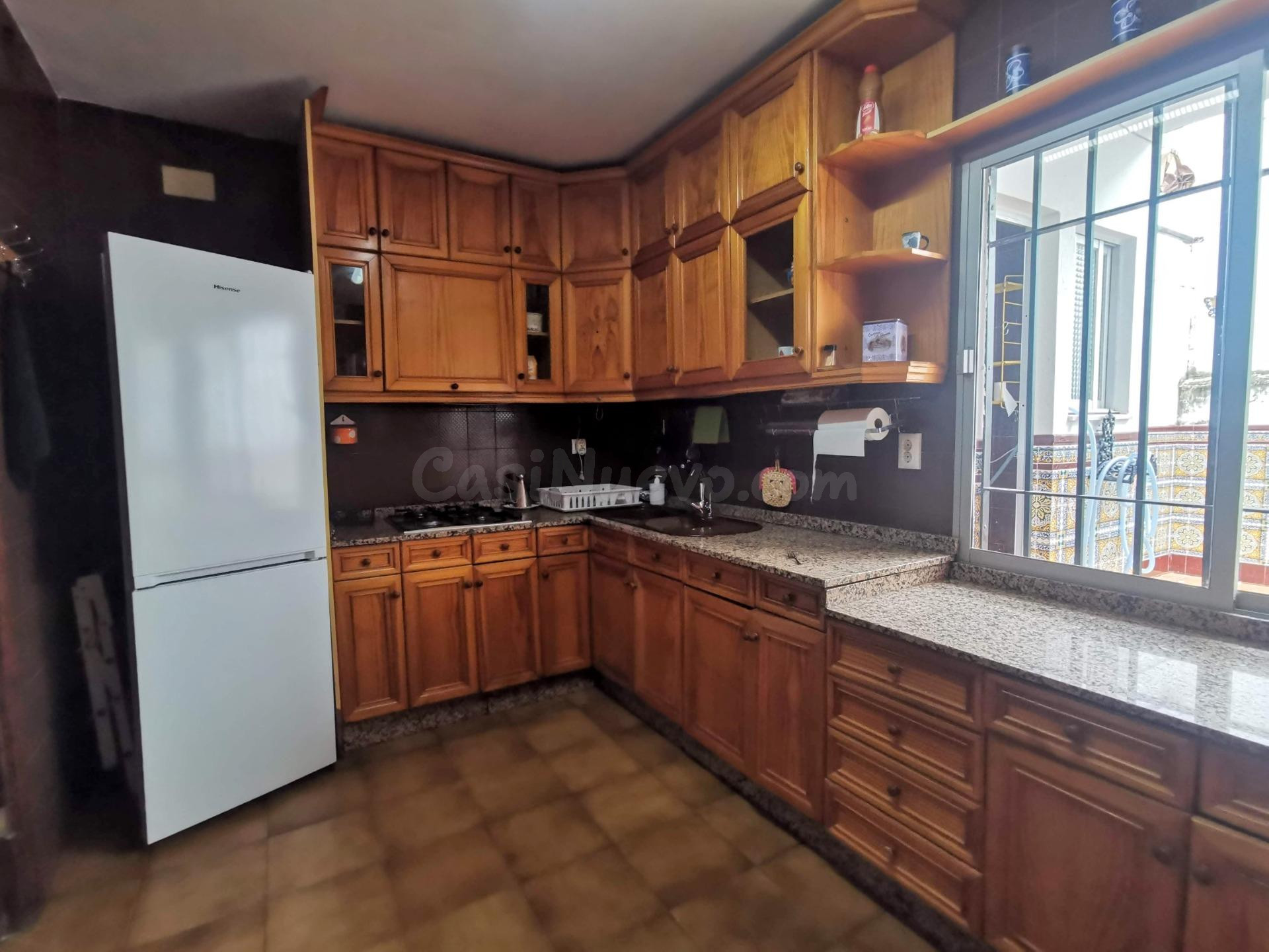 Casa de 4 plantas en Doña Mencía con vistas y patio privado - foto 3