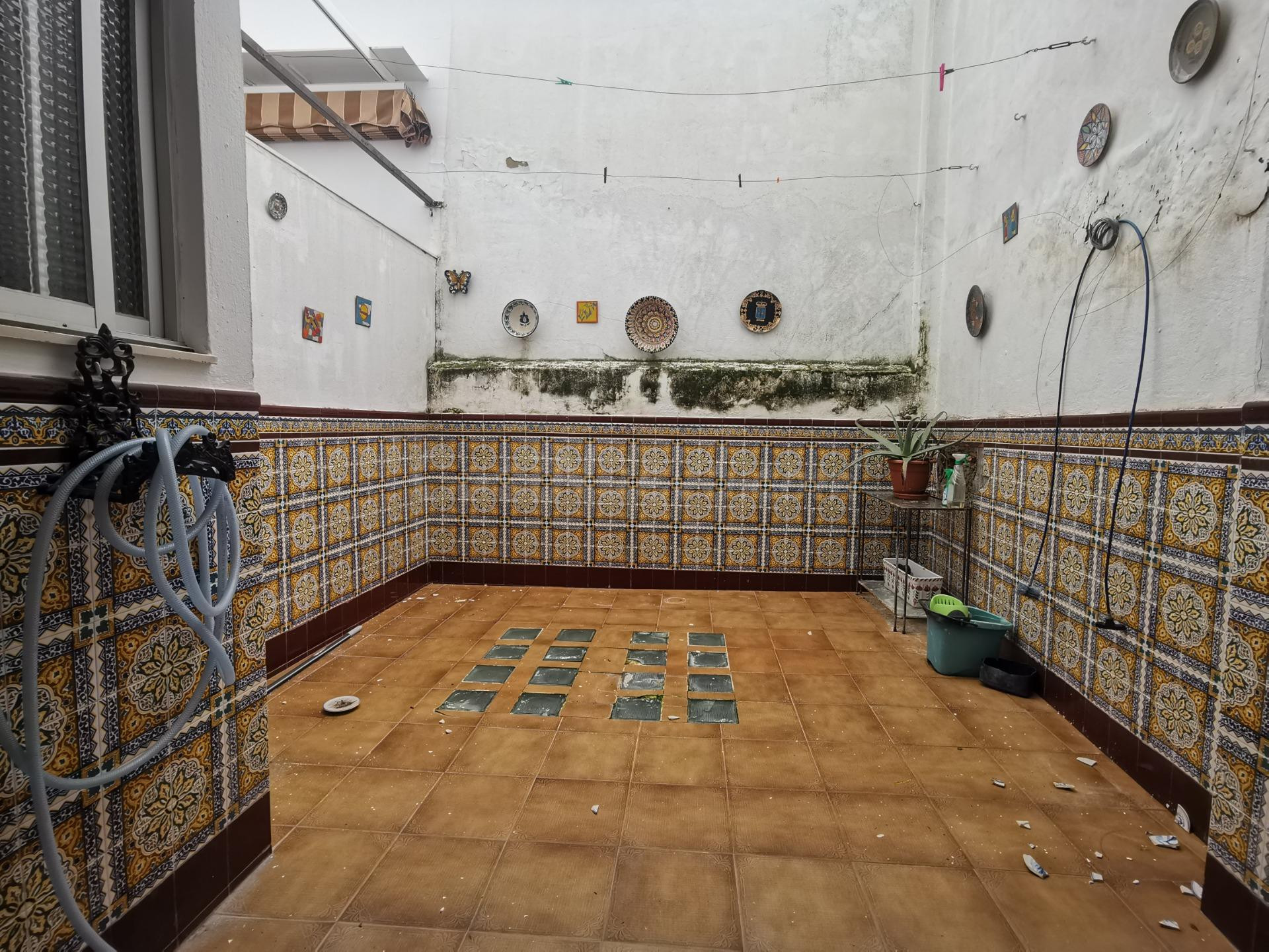 Casa de 4 plantas en Doña Mencía con vistas y patio privado - foto 4