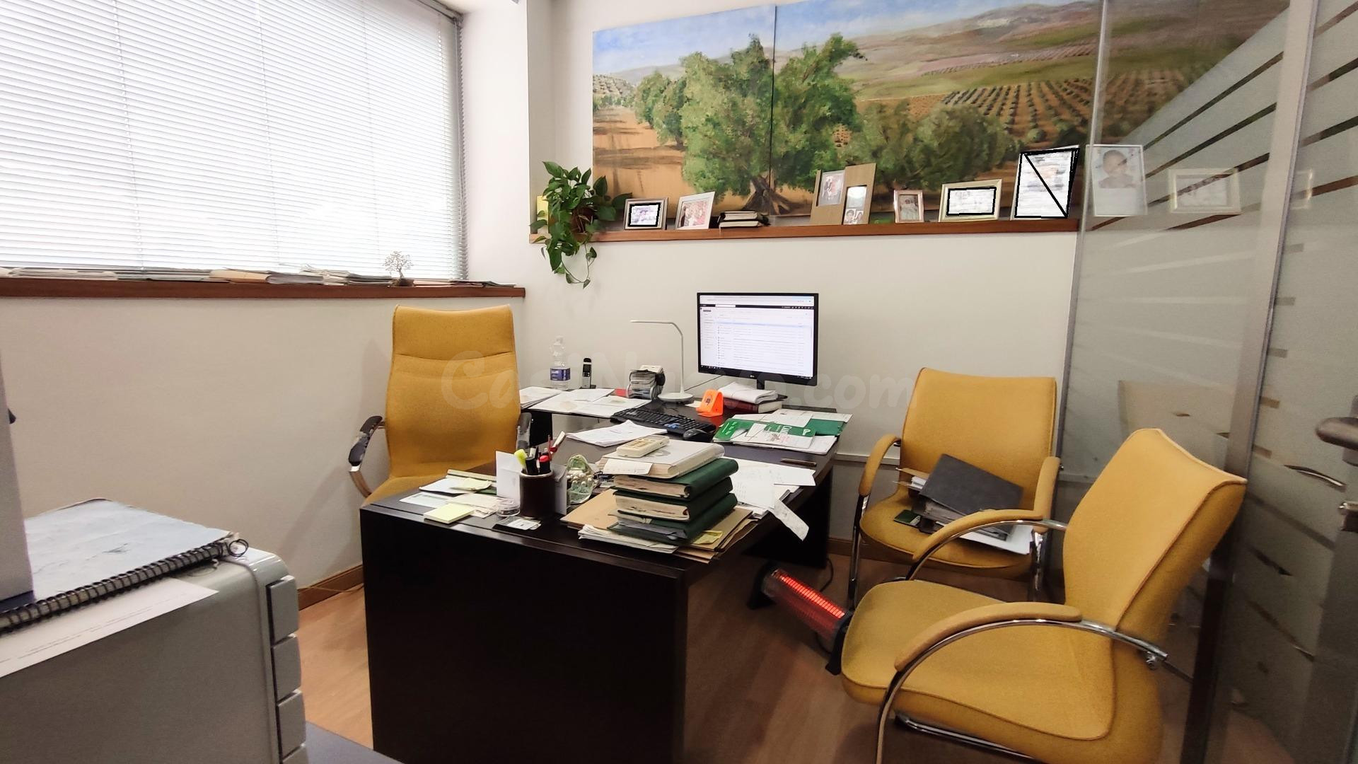 Oficina lista en Baena para emprender