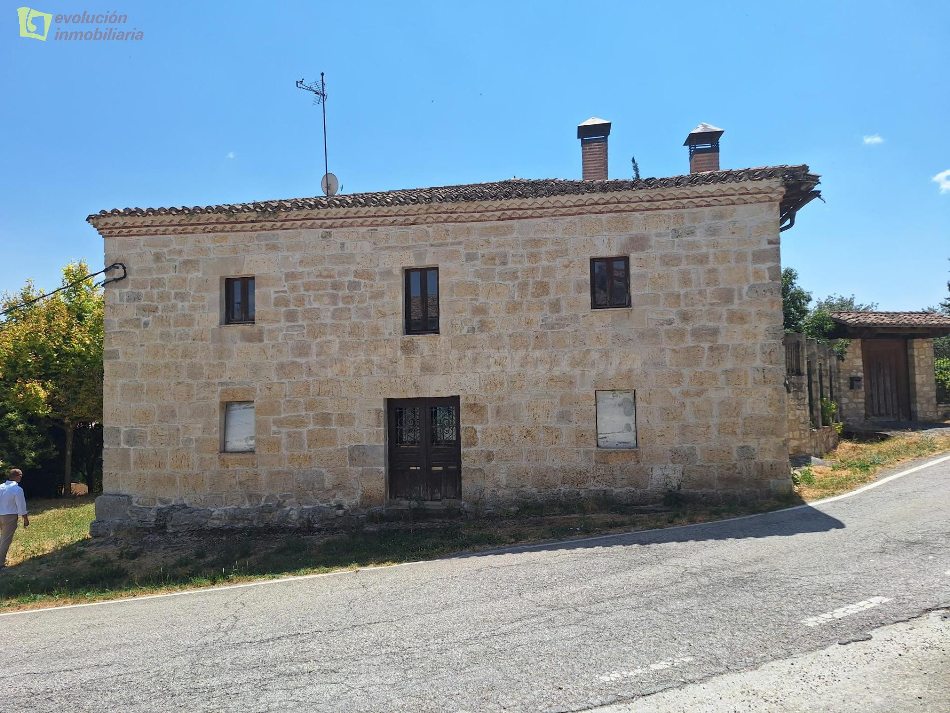 GRAN OPORTUNIDAD! AMPLIA CASA  EN MANSILLA DE BURGOS - foto 3