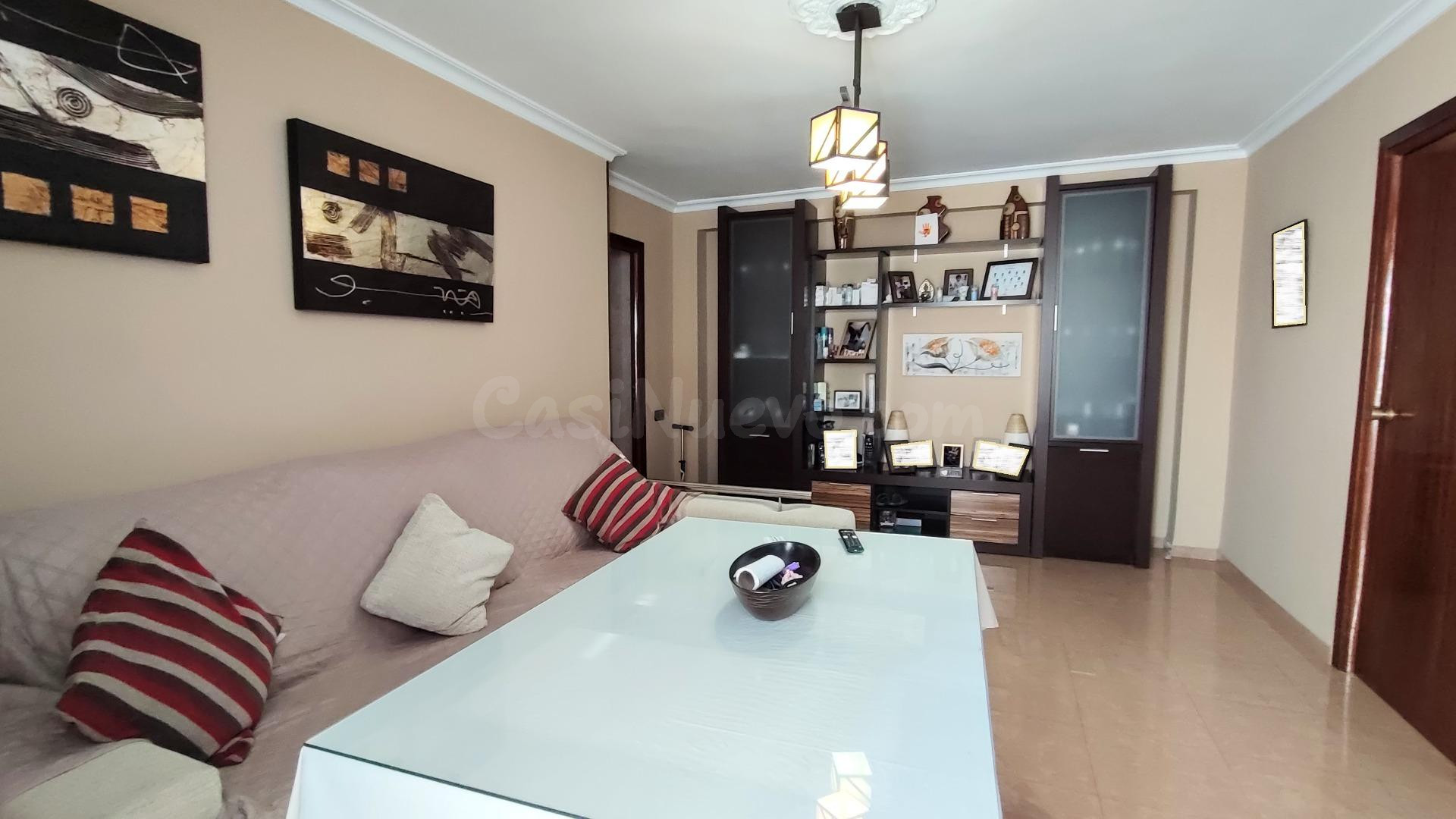 Piso reformado 3 dormitorios en Baena, ideal para vivir