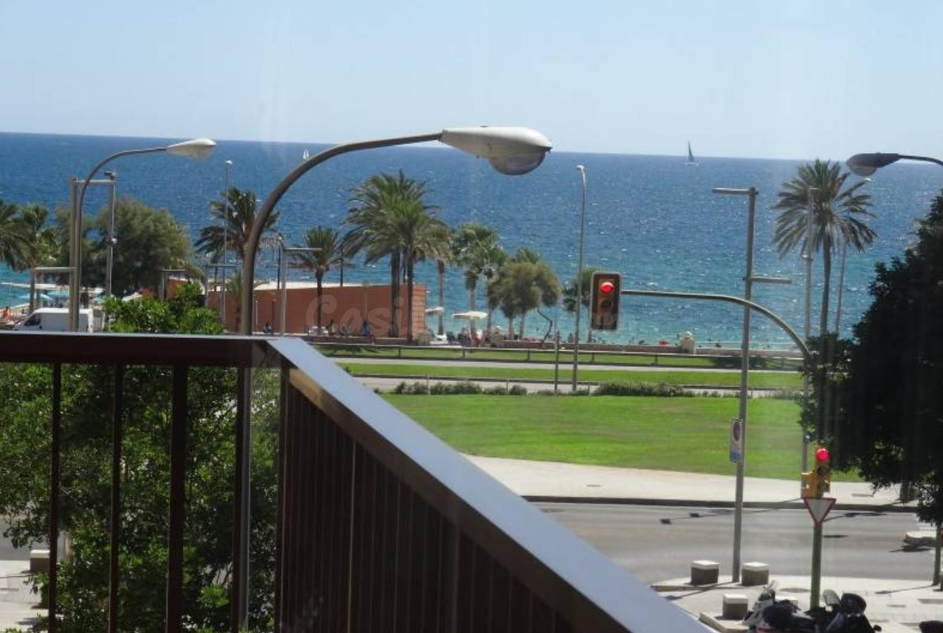 FANTÁSTICO PISO EN ALQUILER CON PARKING, TRASTERO Y VISTAS AL MAR – A PARTIR DE OCTUBRE