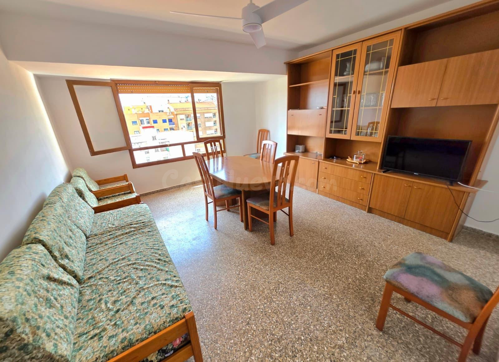 Amplia Vivienda con Vistas Espectaculares en la Octava Planta