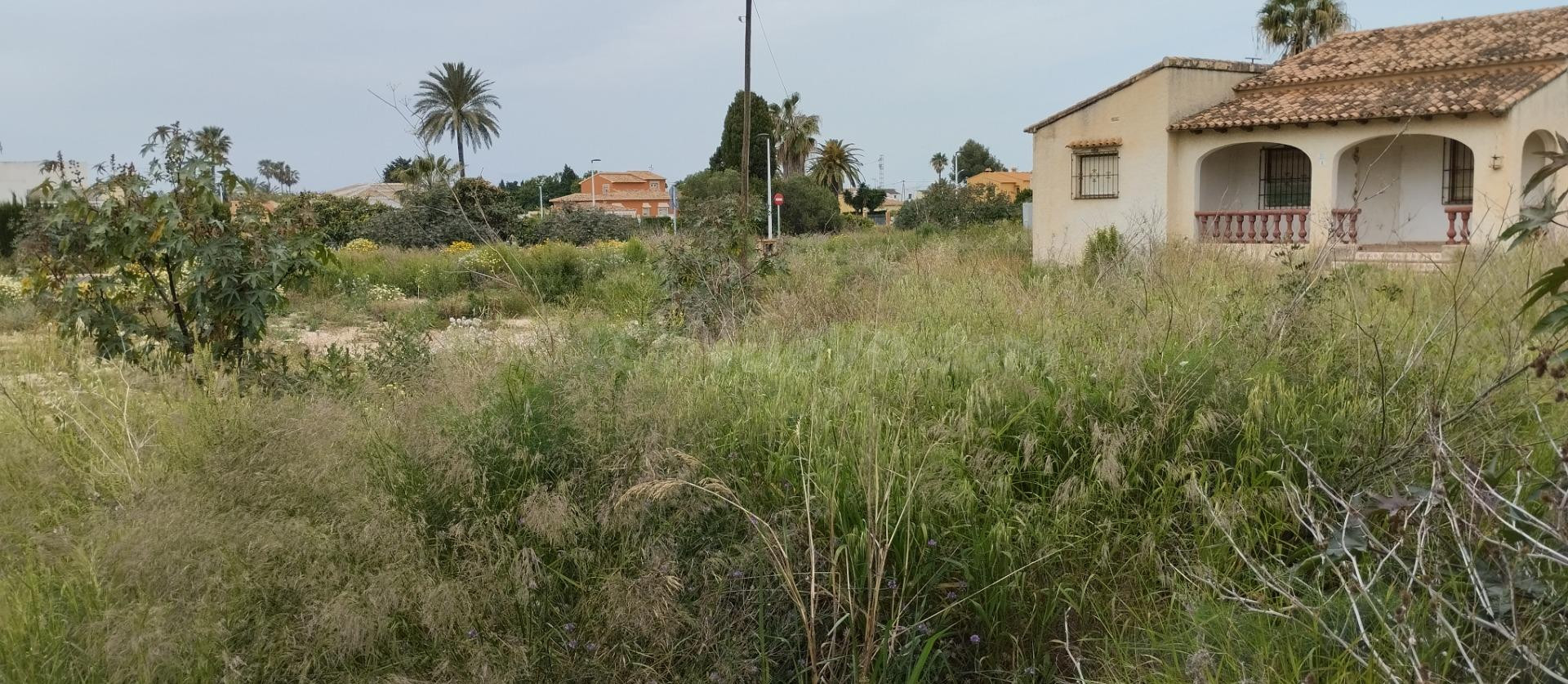 Terreno Urbano en Els Poblets a Solo 400 Metros del Mar por €750,000
