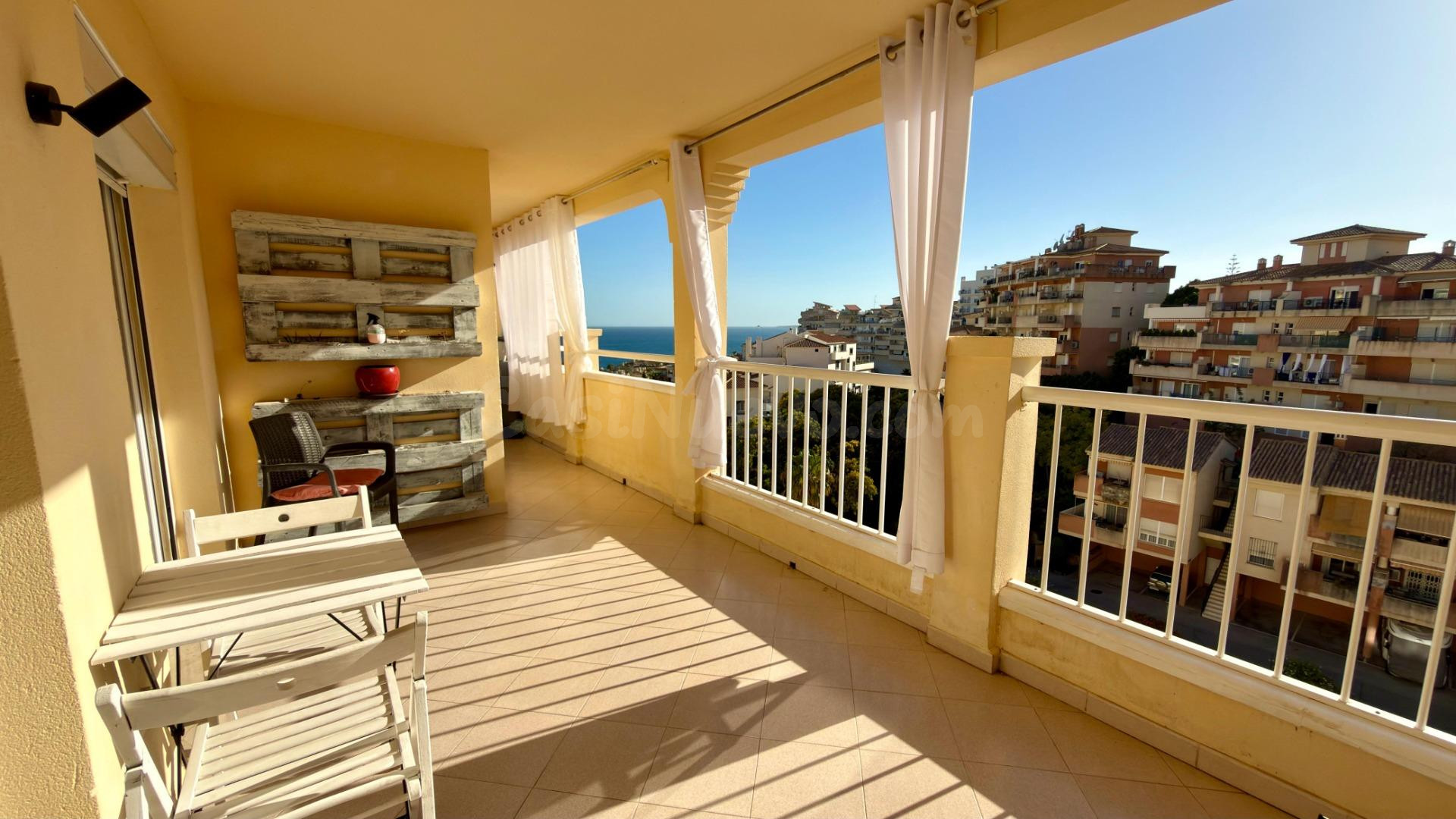Piso con terraza, garaje y trastero en Torrequebrada, Benalmádena Costa