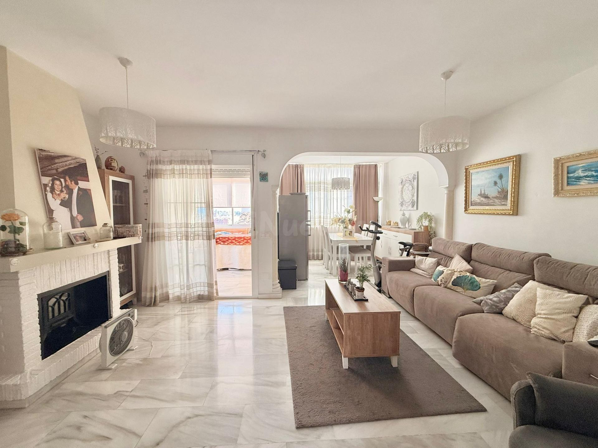 Adosado en Torreblanca, Fuengirola con piscina, garaje y ático | Costa del Sol