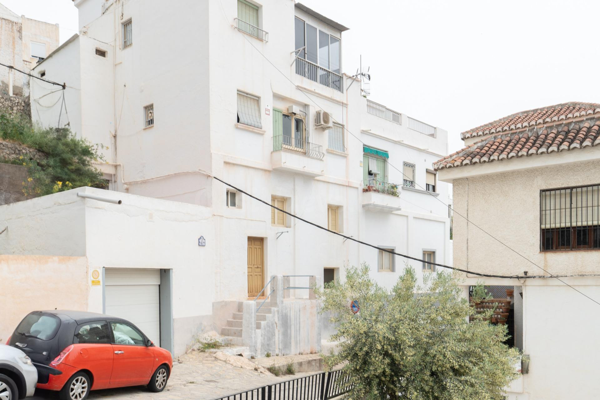 Venta de casa con COCHERA en el precioso pueblo de Salobreña!!!!!