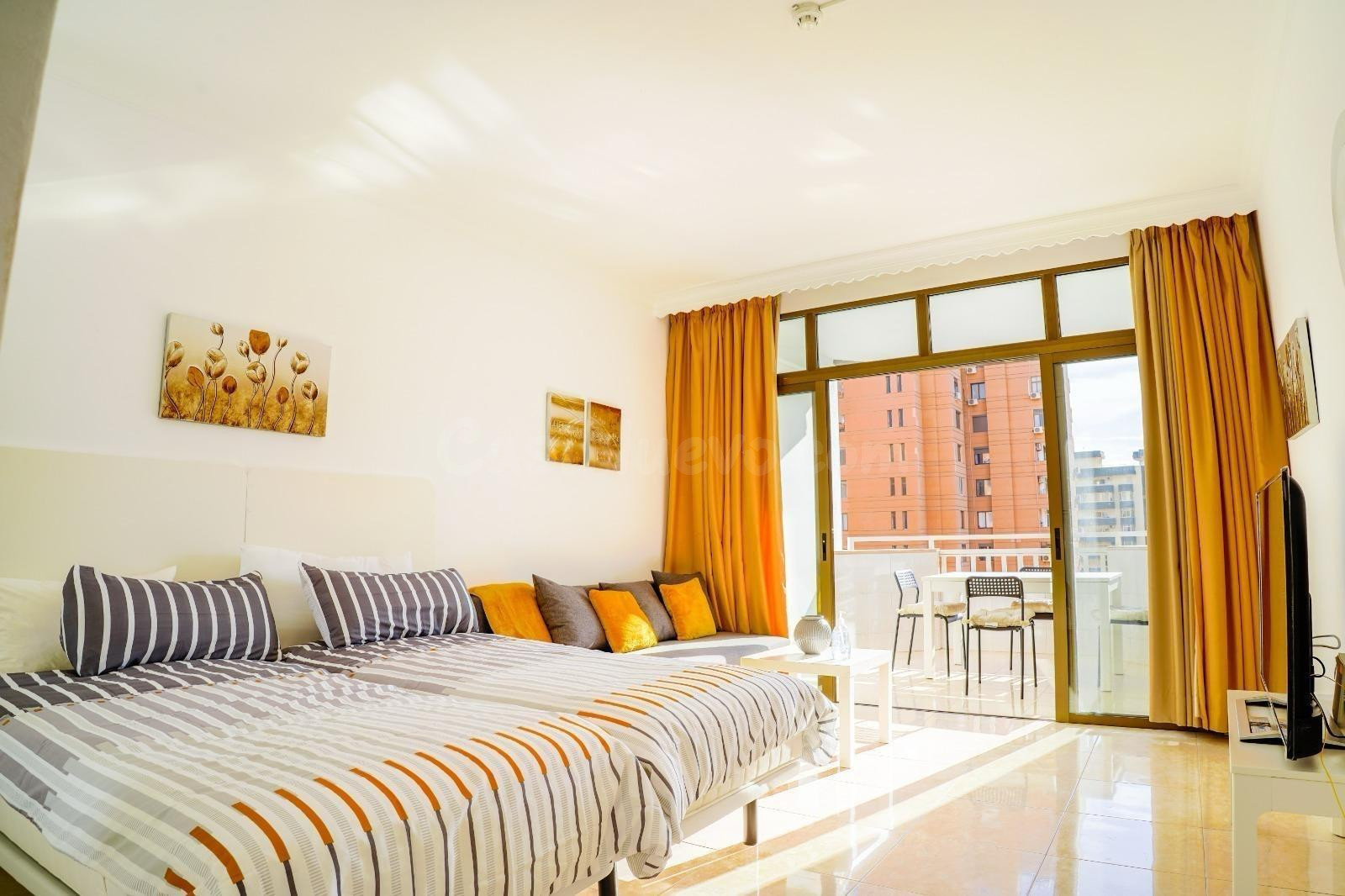 Apartamento con licencia turística en Hotel Las Palmeras – Fuengirola