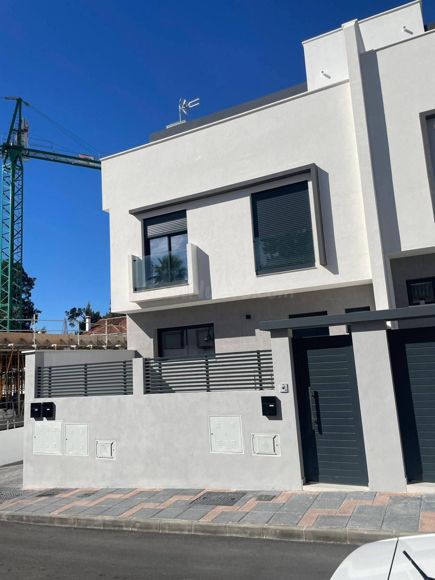 ¡ÚLTIMO ADOSADO! Estrena Vivienda con Solárium Privado en Mijas Costa